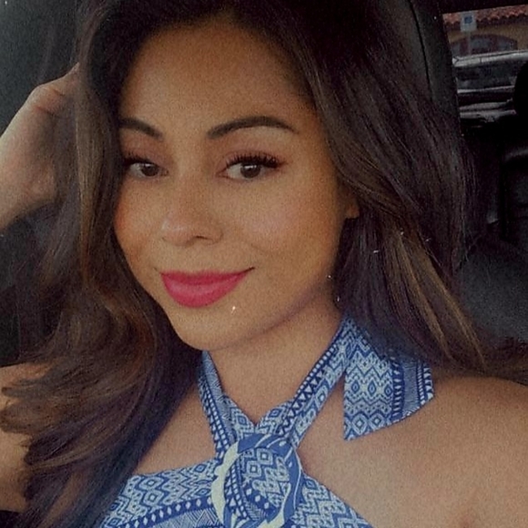 Meet your Posher, Erika - Picture 3 of 4